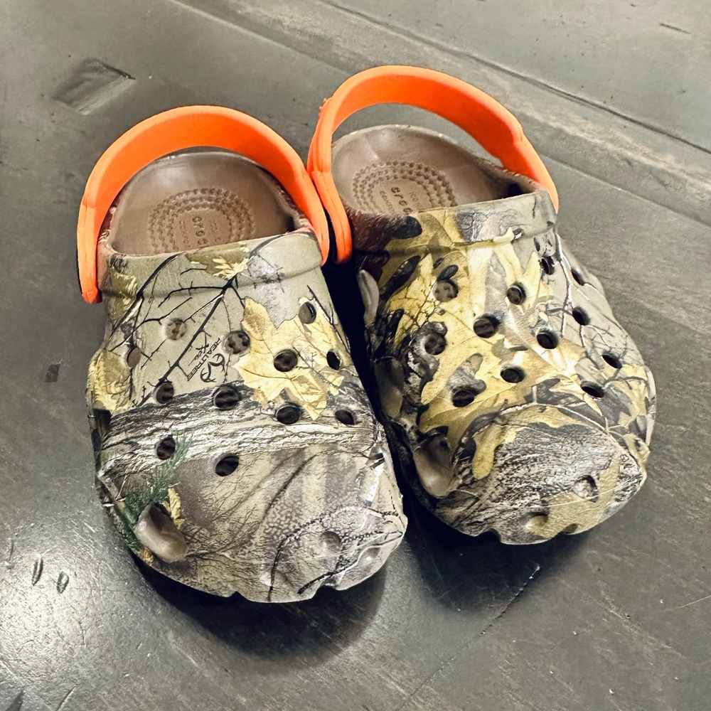 Like New Camo CROCS - Little Kids Sz 6